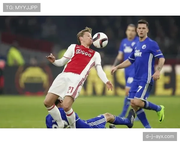 乌德勒支战术革新显成效：灵活布局激活高效进攻，状态回暖引关注