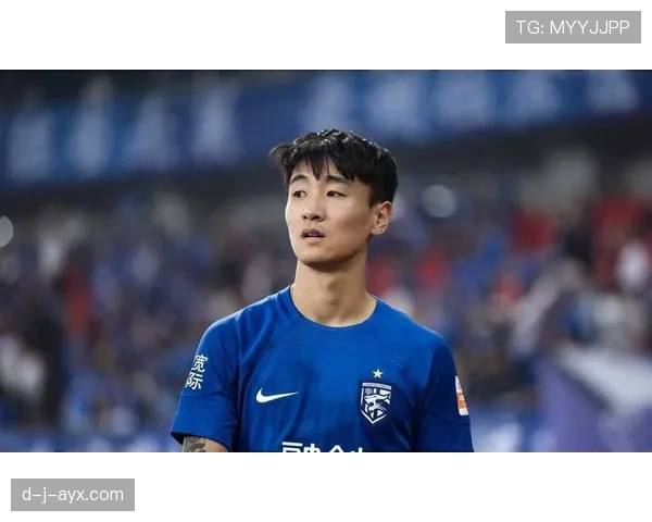 韦世豪逛超市买菜都穿限量球鞋